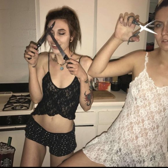 Meet your Posher, Chloe - Picture 5 of 11